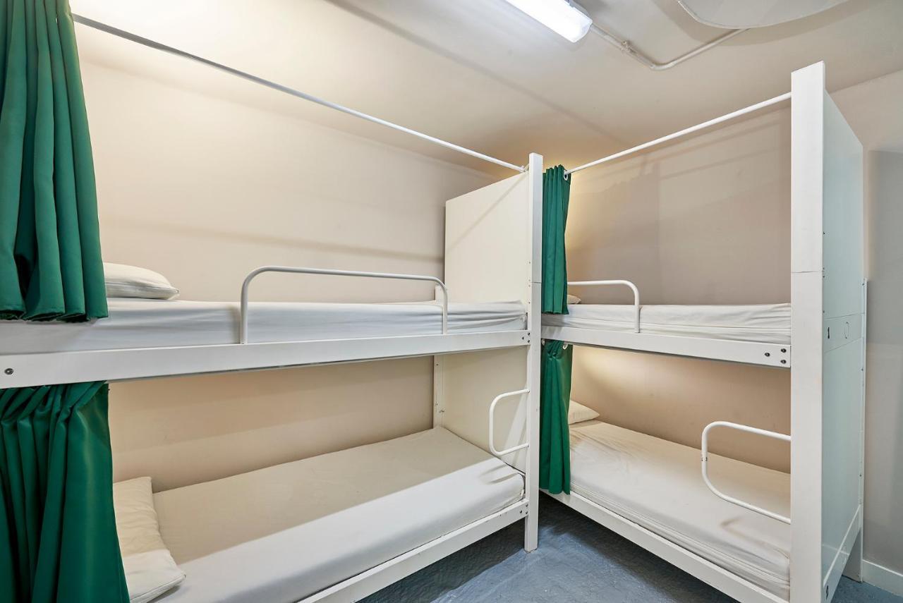 Hola Hostal Eixample Barcelona Buitenkant foto