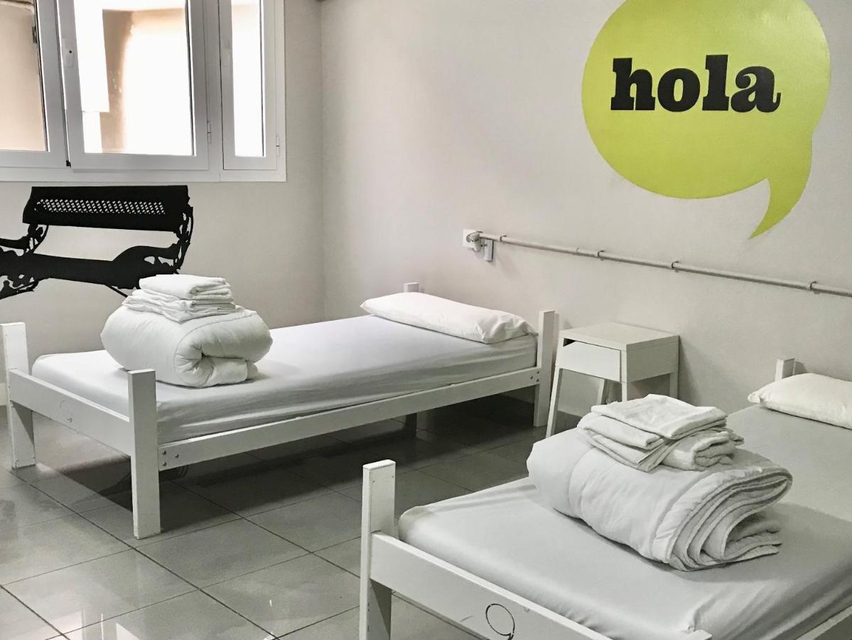 Hola Hostal Eixample Barcelona Buitenkant foto