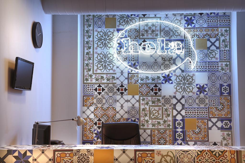 Hola Hostal Eixample Barcelona Buitenkant foto