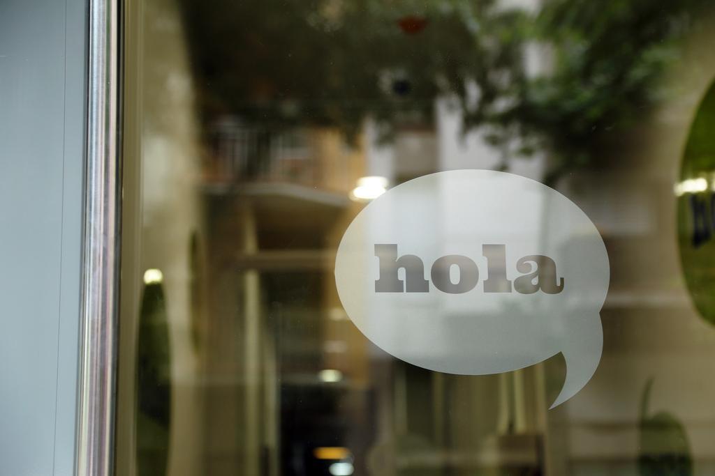 Hola Hostal Eixample Barcelona Buitenkant foto